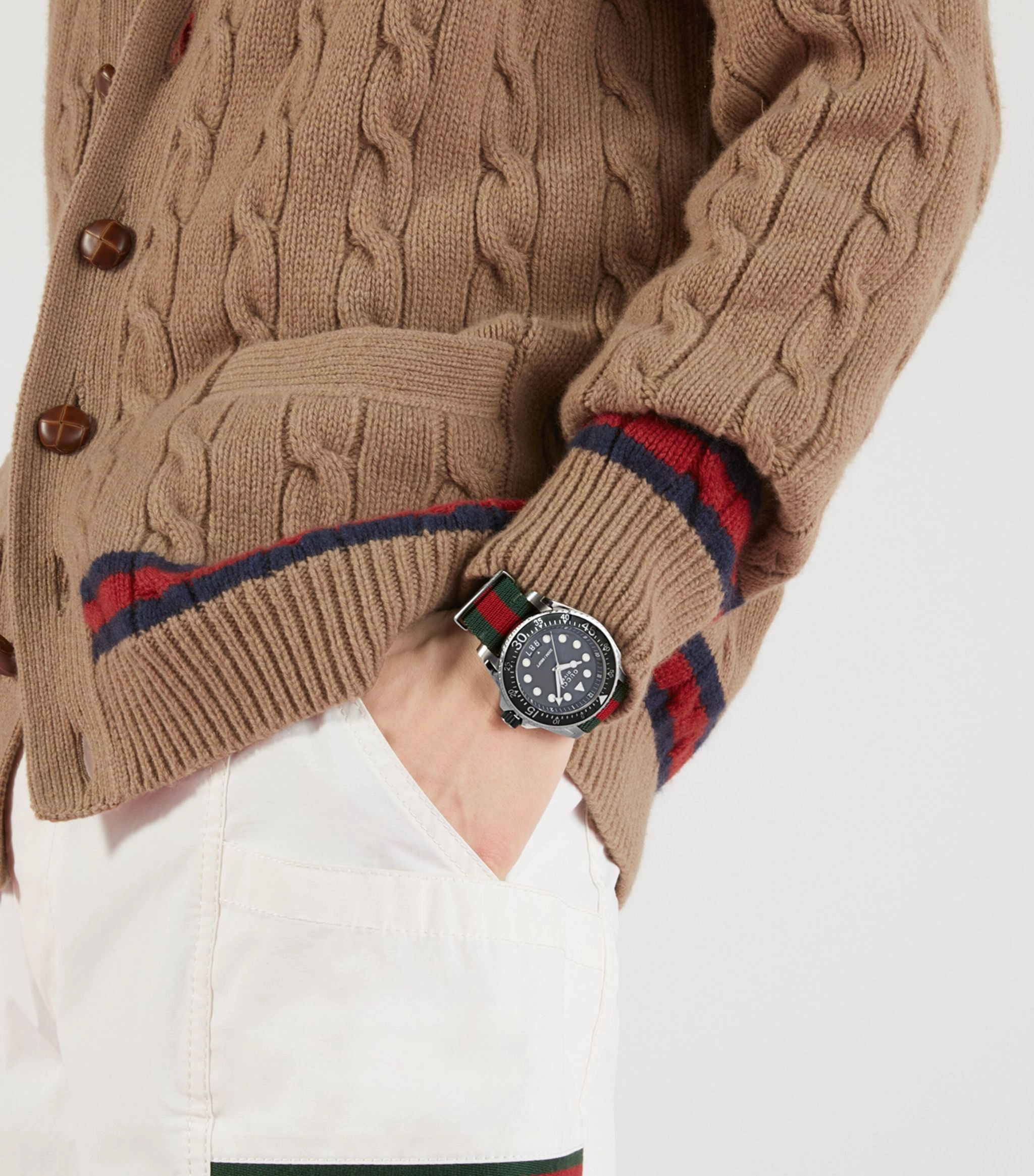 Gucci  Мужские  Наручные часы/ YA136209A Швейцария