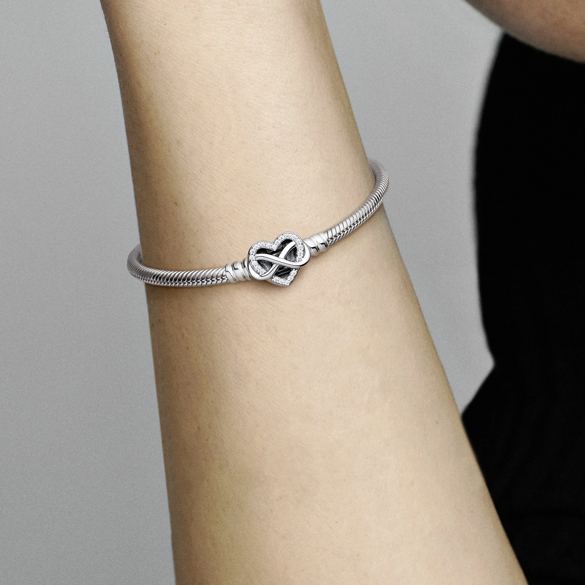 PANDORA Moments Արծաթյա Թևնոց/ 592645C01-19