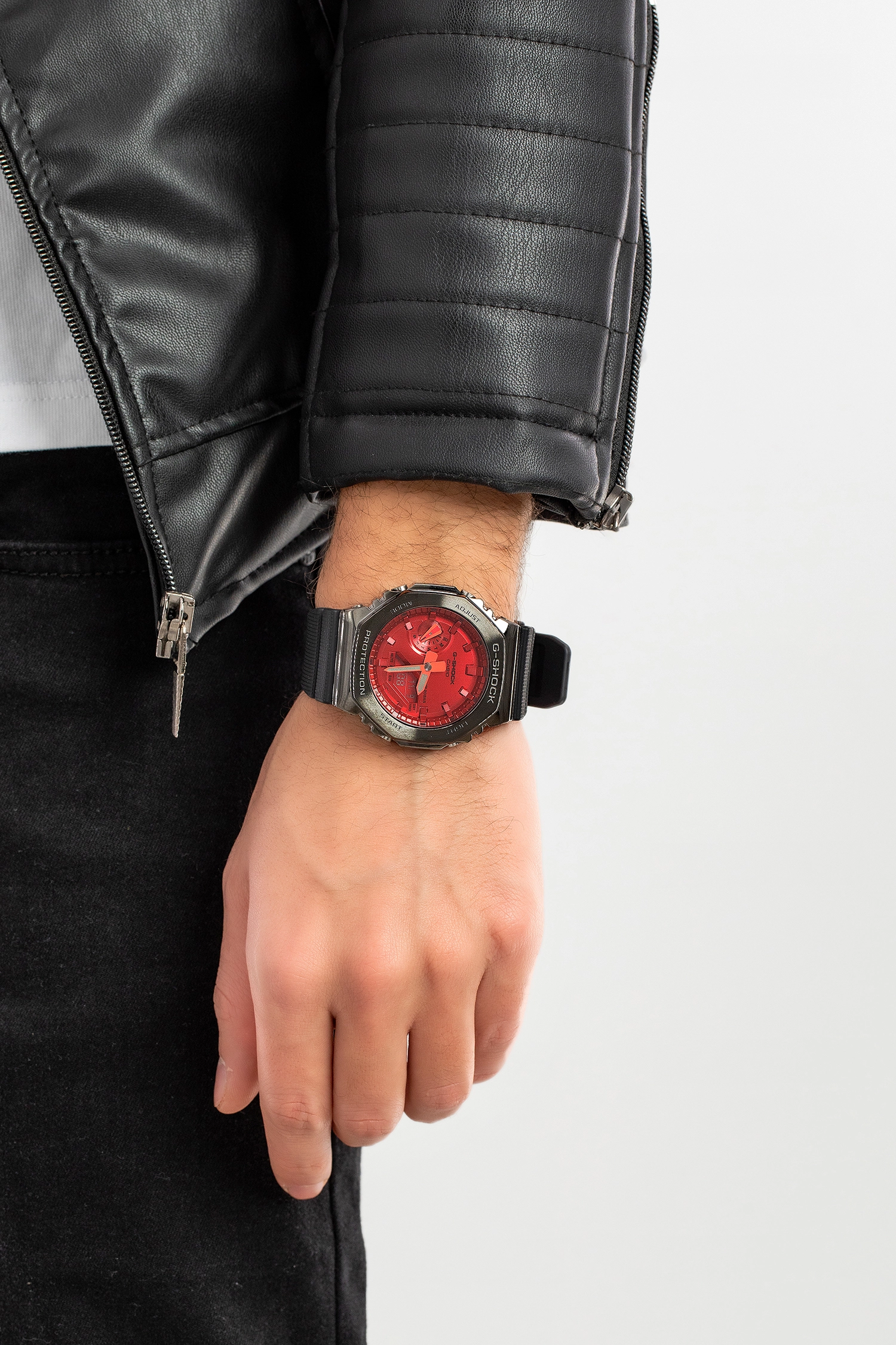 Casio G-Shock Мужские Наручные часы/ GM-2100B-4ADR