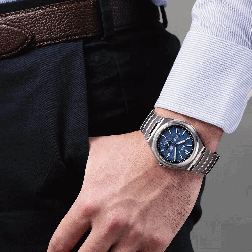 Citizen  Men's Automatic Wristwatch/ NJ0180-80L