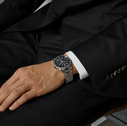 Gucci  Men's Automatic Wristwatch/ YA126388 Switzerland
